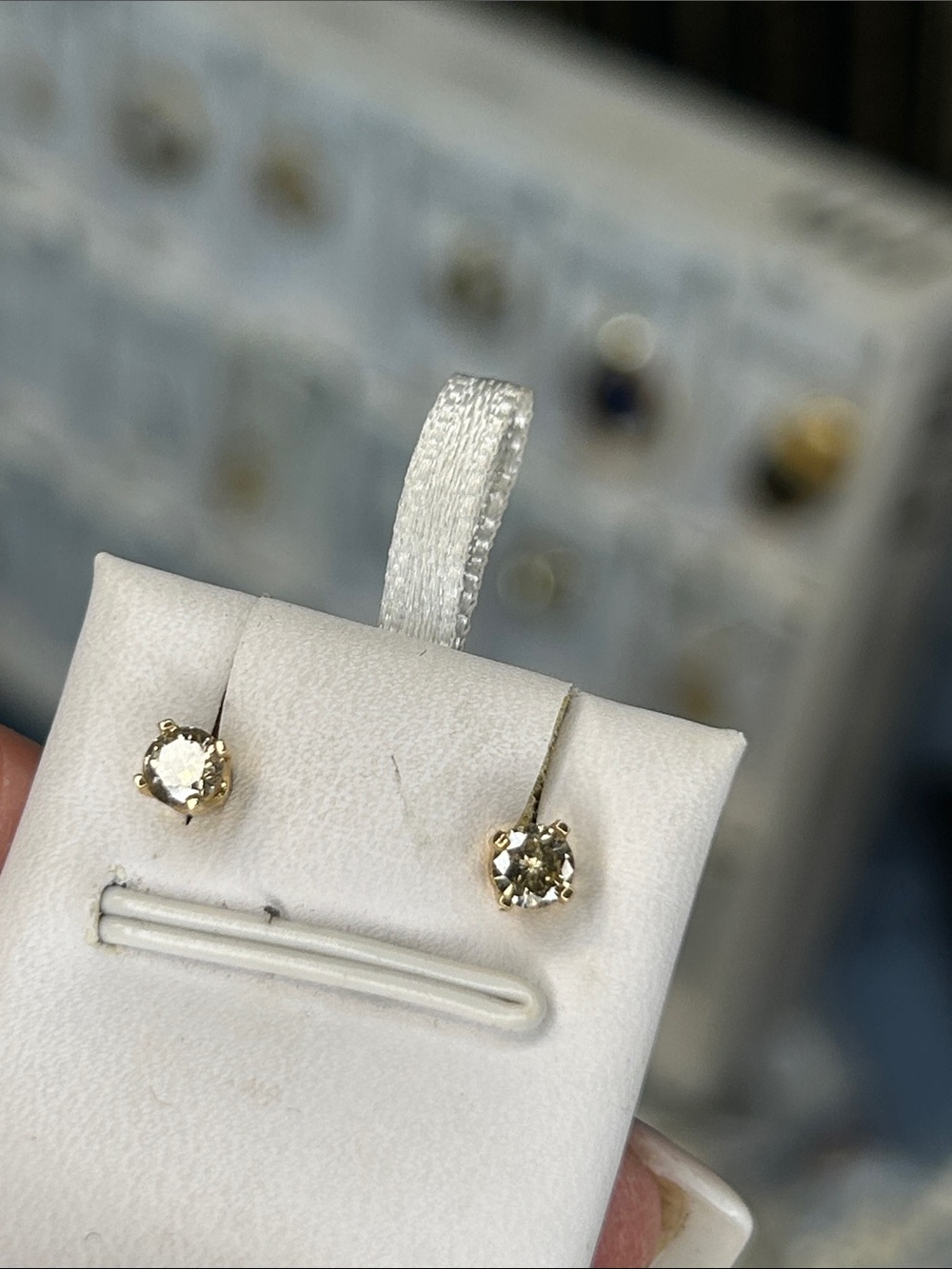 498366 14k yg .40 tcw. Diamond studs